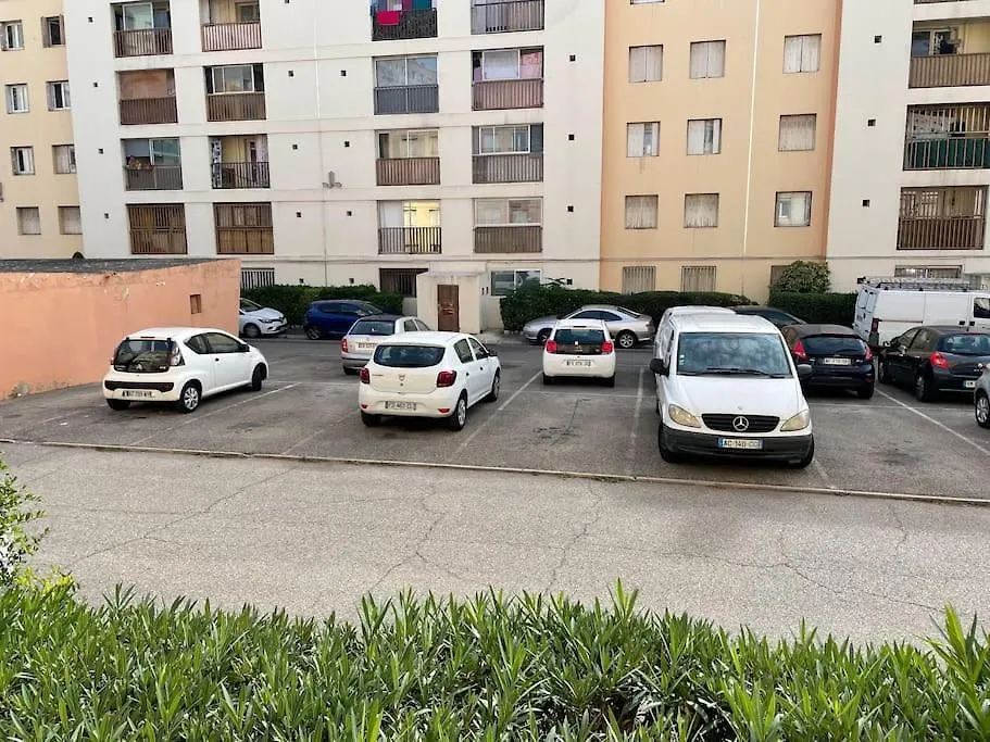 Jolie Charmant T3 Refait A Neuf A Marsiglia 0*,